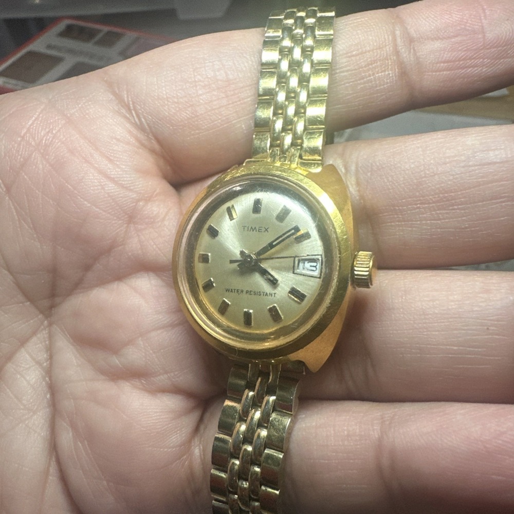 Working 1977 VTG Timex Ladies Watch Women Gold Tone Manual Wind 27mm Fit 6.5 Run